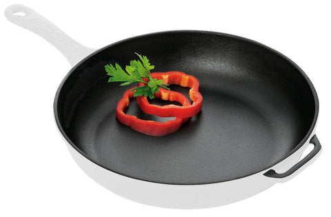 28CM FRYPAN - BRILLIANT WHITE CAST HANDLE - CHASSEUR - MADE IN FRANCE